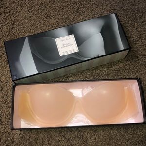 Victoria’s Secret Invisible Shaping Bra / Size DD